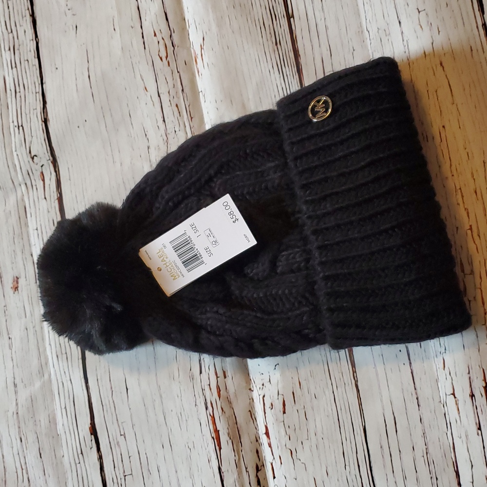 🆕️ MICHAEL KORS BLACK CABLE KNIT BEANIE
